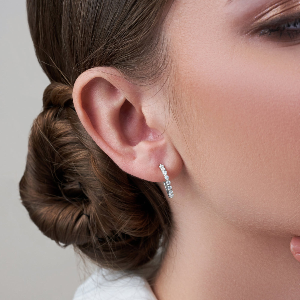 Shared 2-Prong Circle Hoop Earrings w/ Hinged-Backs