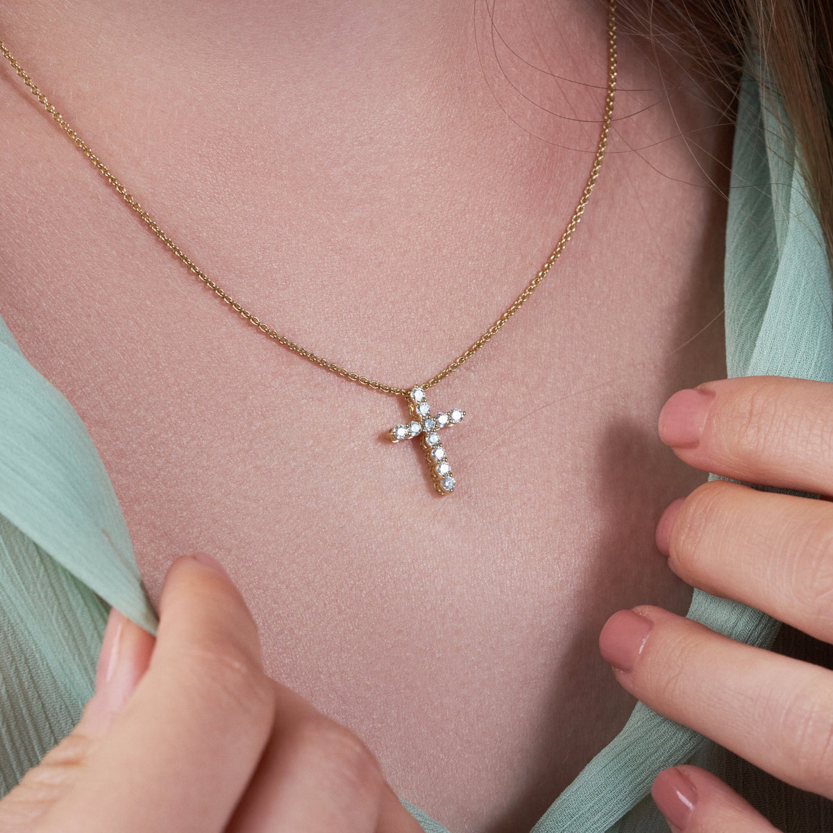 Shared-Prong 11-Stone Cross Slider Pendant